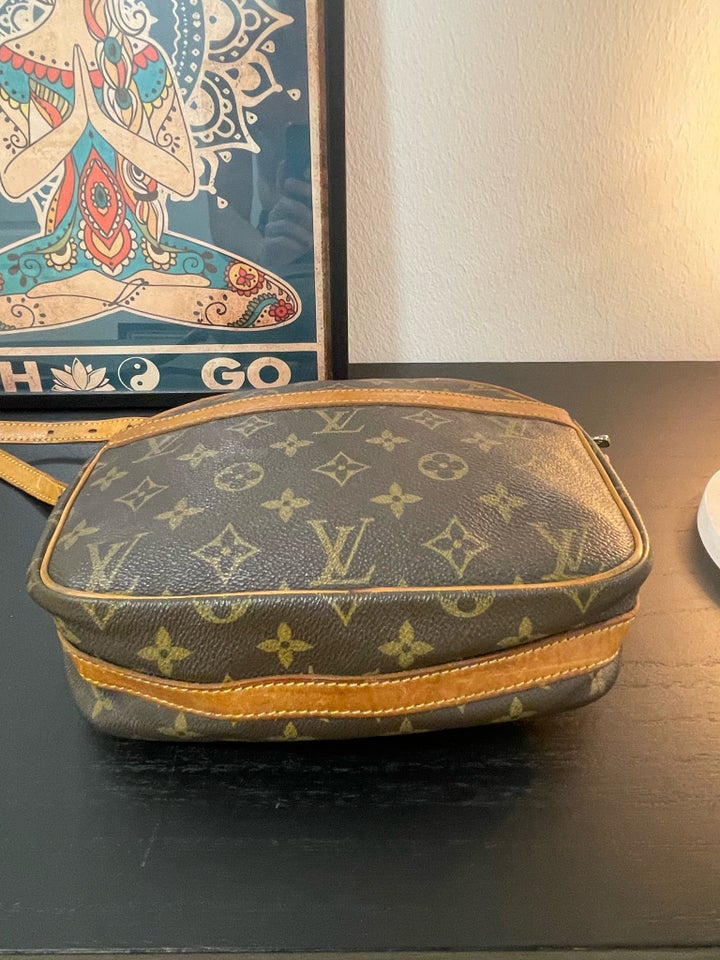 Crossbody, Louis Vuitton