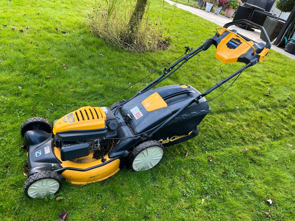 Selvkørende, CUB Cadet 53