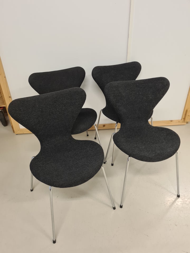 Arne Jacobsen, spisebord m. stole,