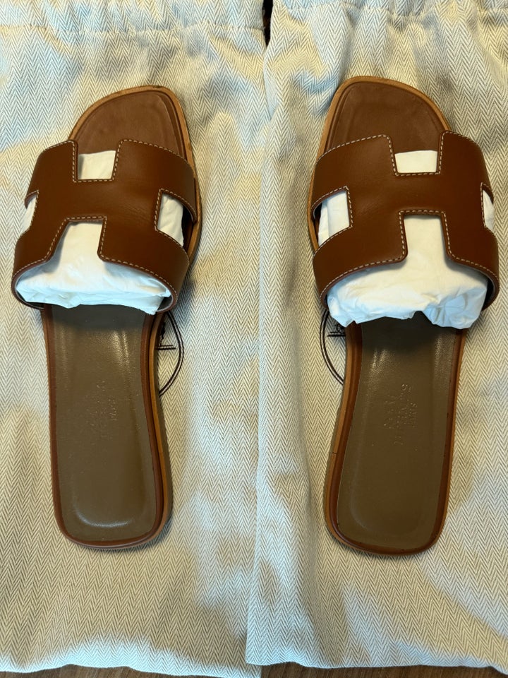 Sandaler, str. 37, Hermes