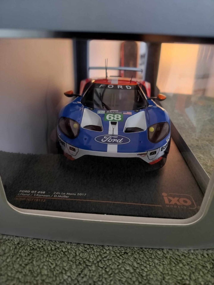 Modelbil, Ixo Ford GT, skala 1/18