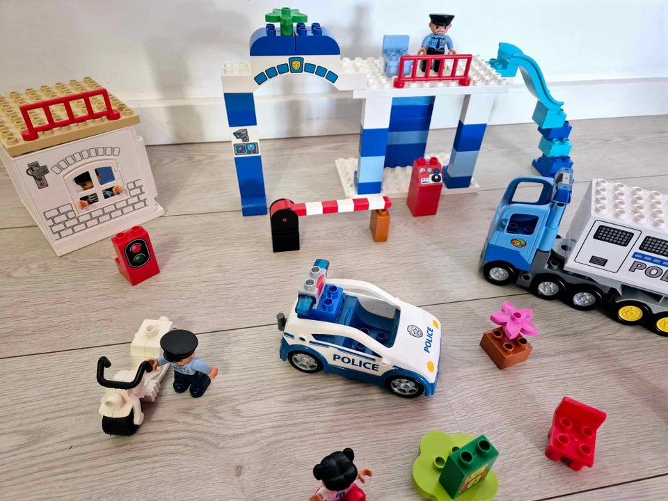 Lego Duplo, Politistation