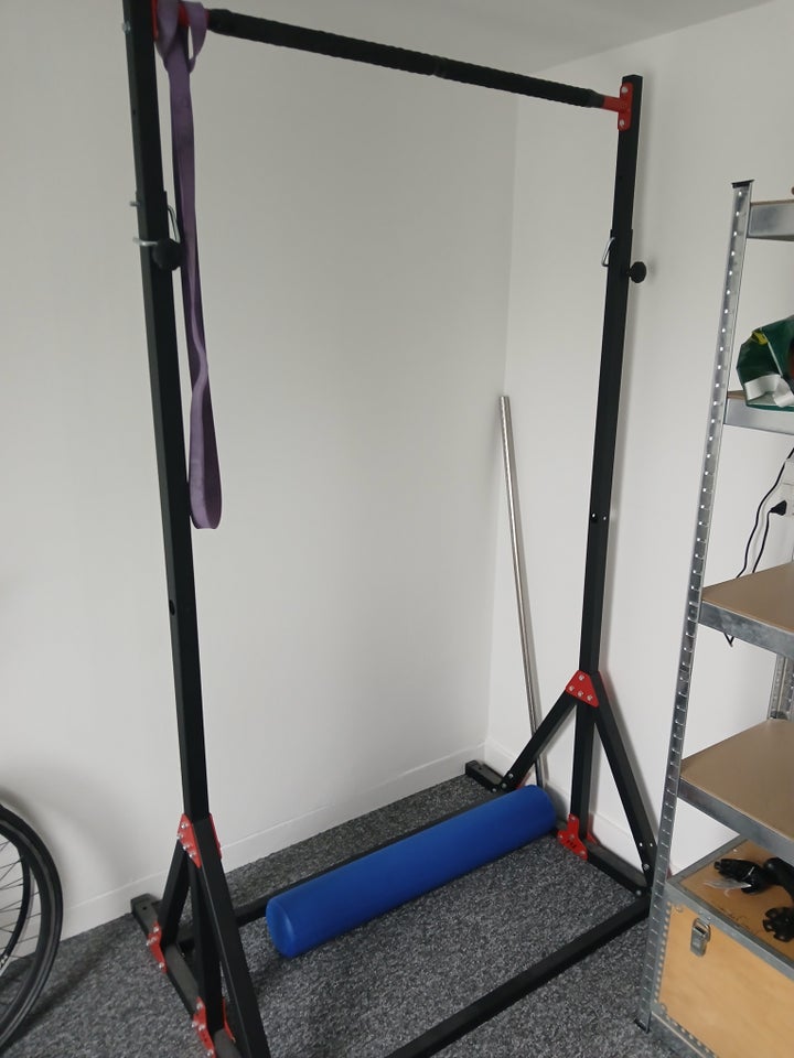 Hometrainer, Pull up / dip station,