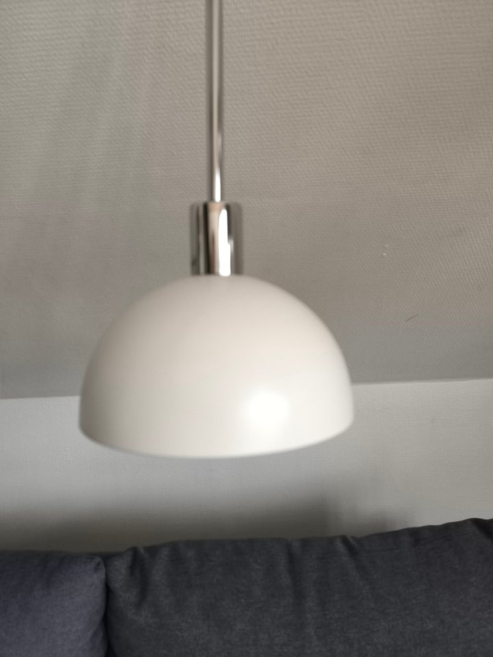 Anden loftslampe, Herstal