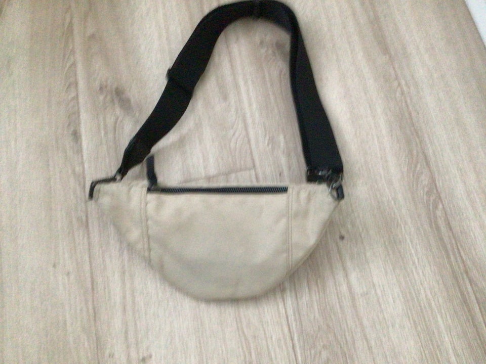 Crossbody, Markberg