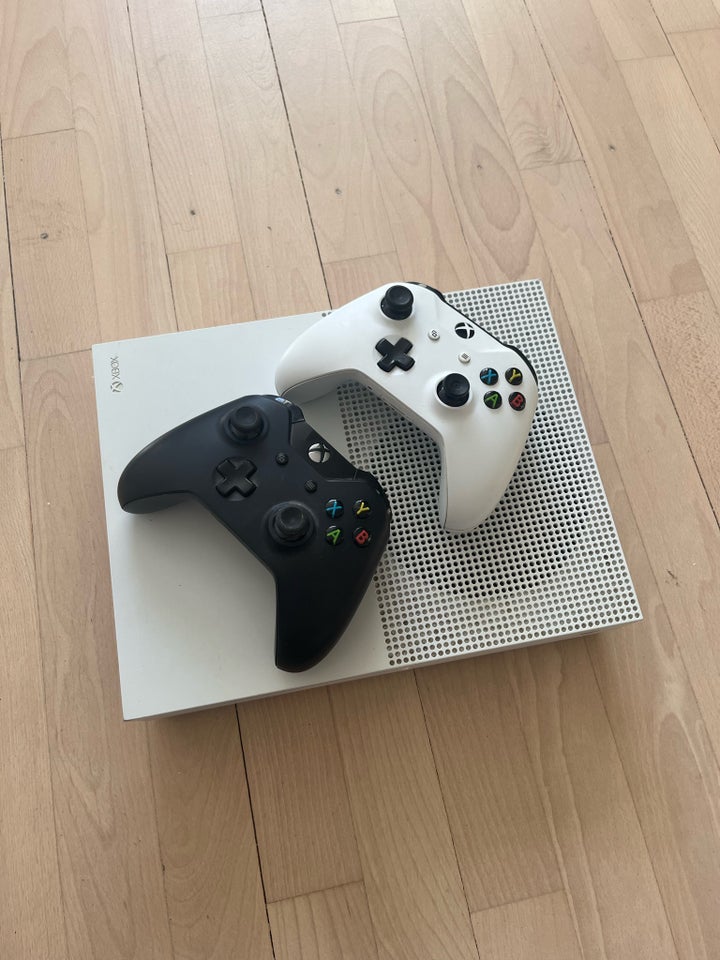 Xbox One S, God