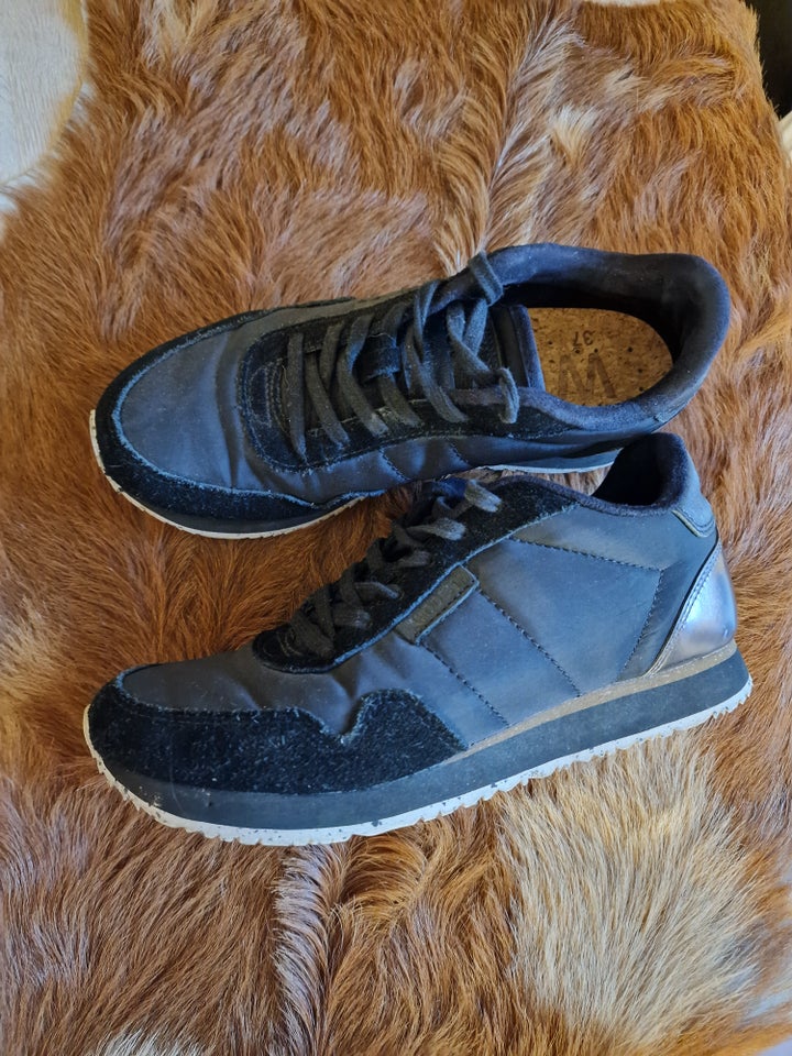 Sneakers, str. 37, Woden