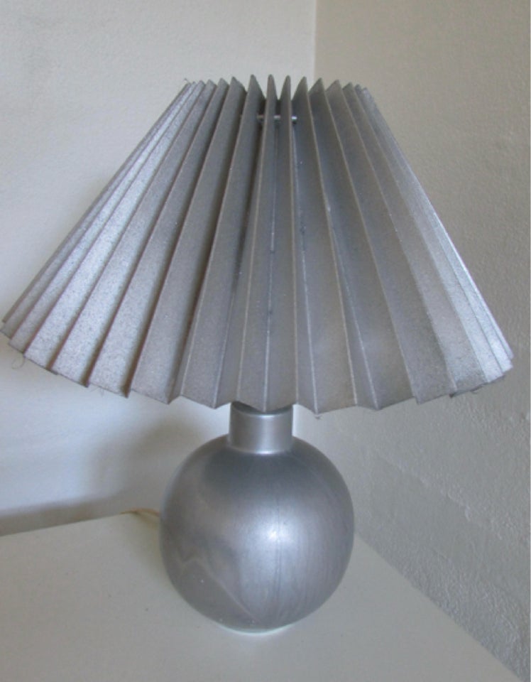 Lampe, Lampe med lampeskærm