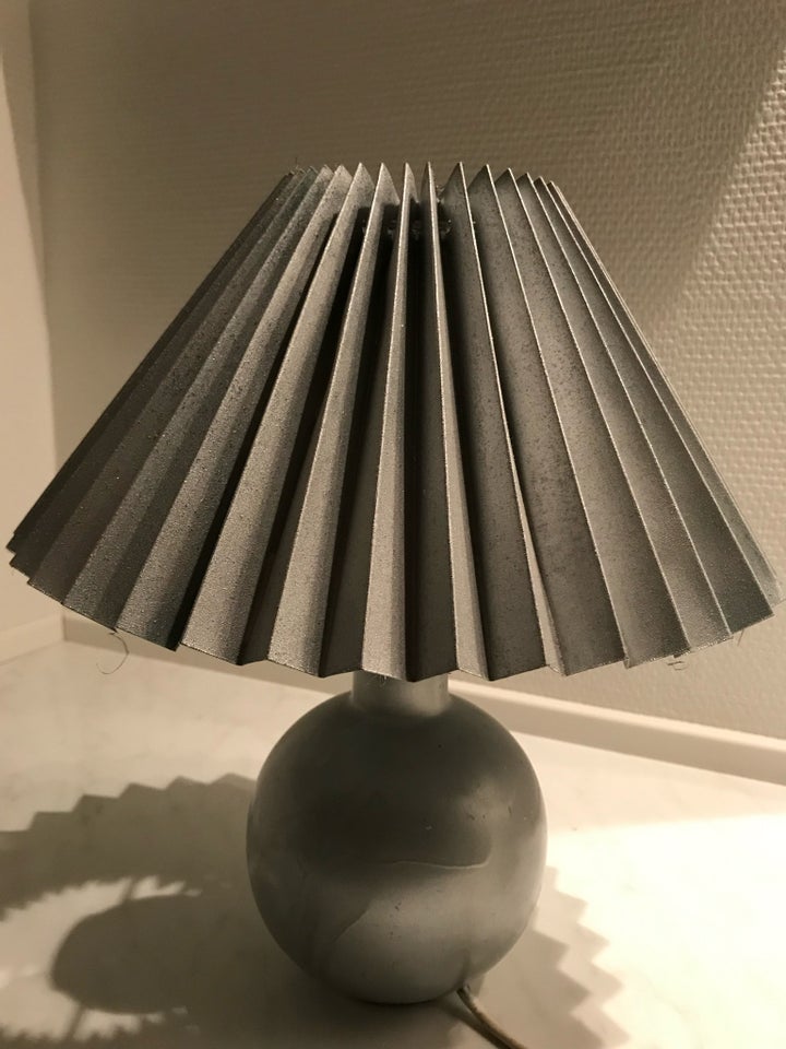 Lampe, Lampe med lampeskærm