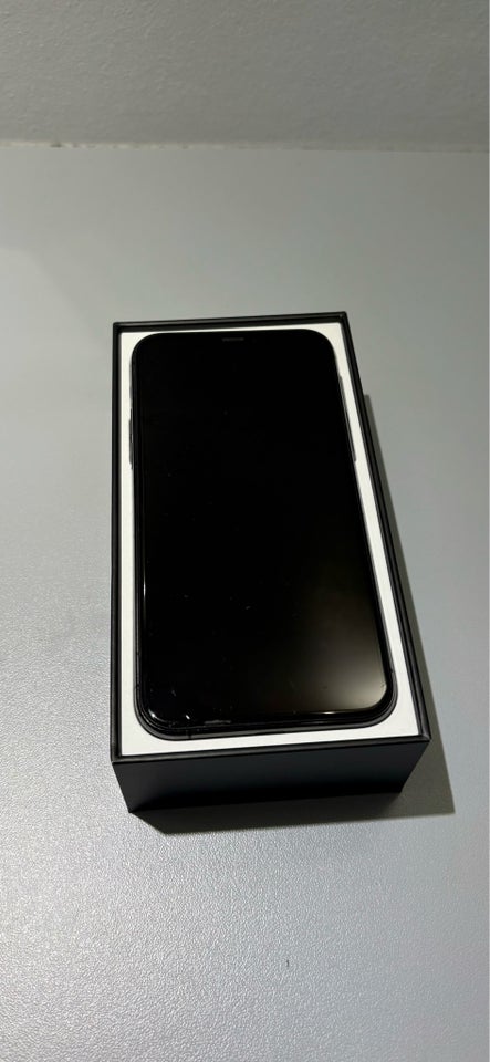 iPhone 11 Pro, 64 GB, sort