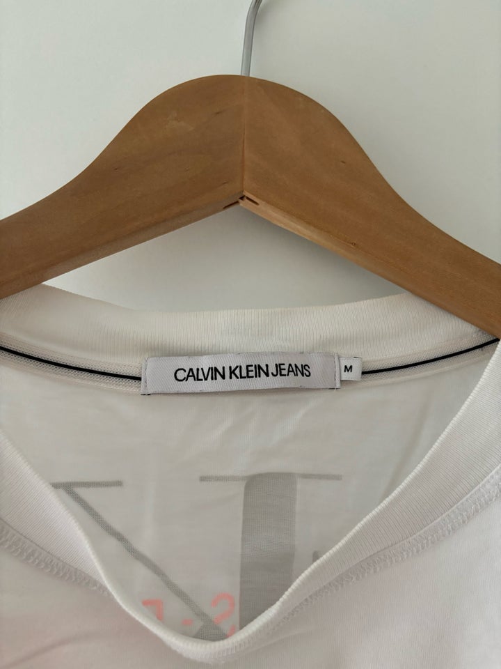 T-shirt, Calvin Klein, str. 38