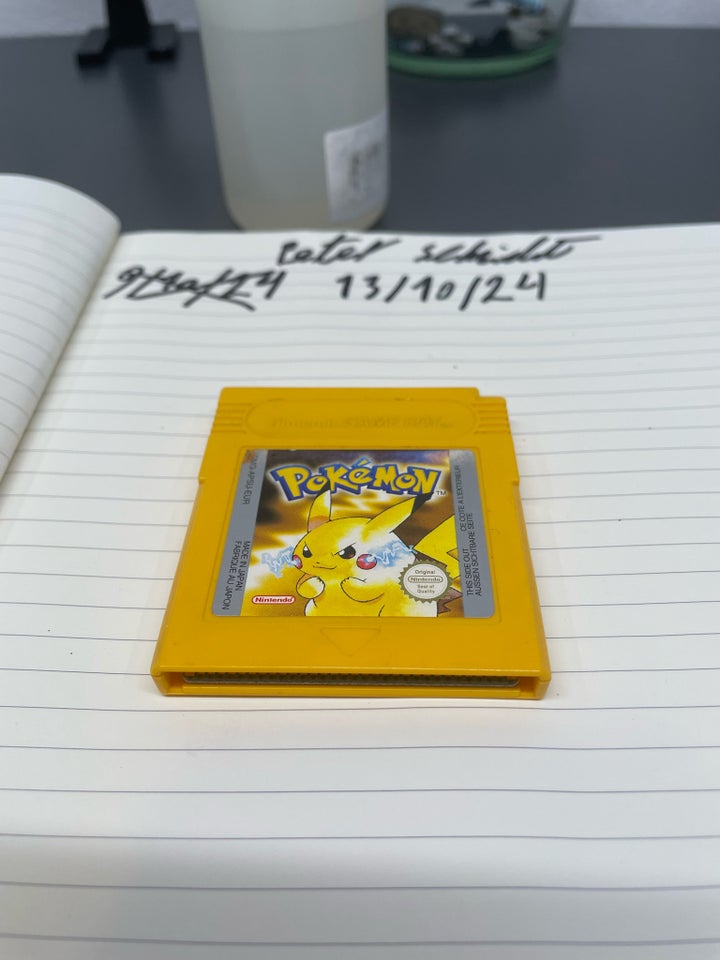 Pokemon yellow , Gameboy Color,