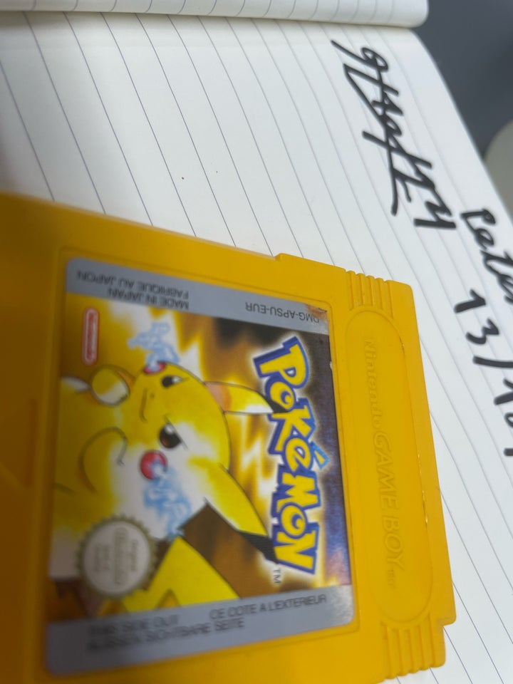 Pokemon yellow , Gameboy Color,