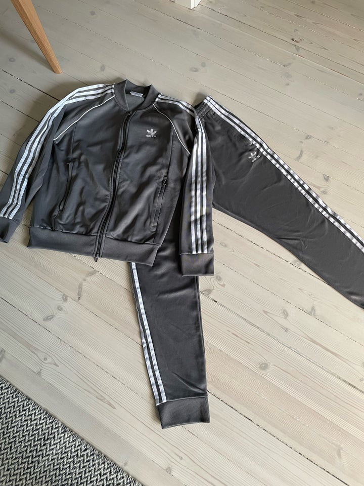 Træningstøj, Adidas, str. Medium