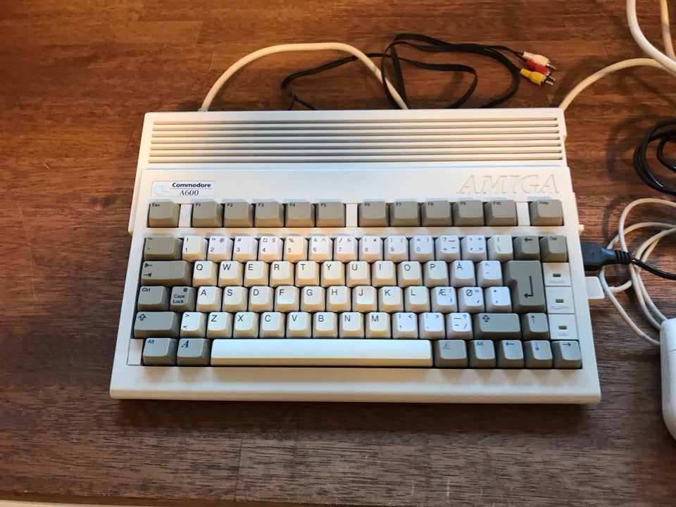 Amiga 600, spillekonsol, God