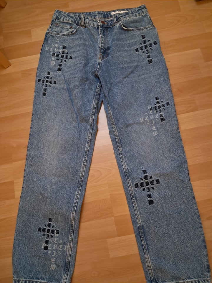 Jeans, Review, str. 31