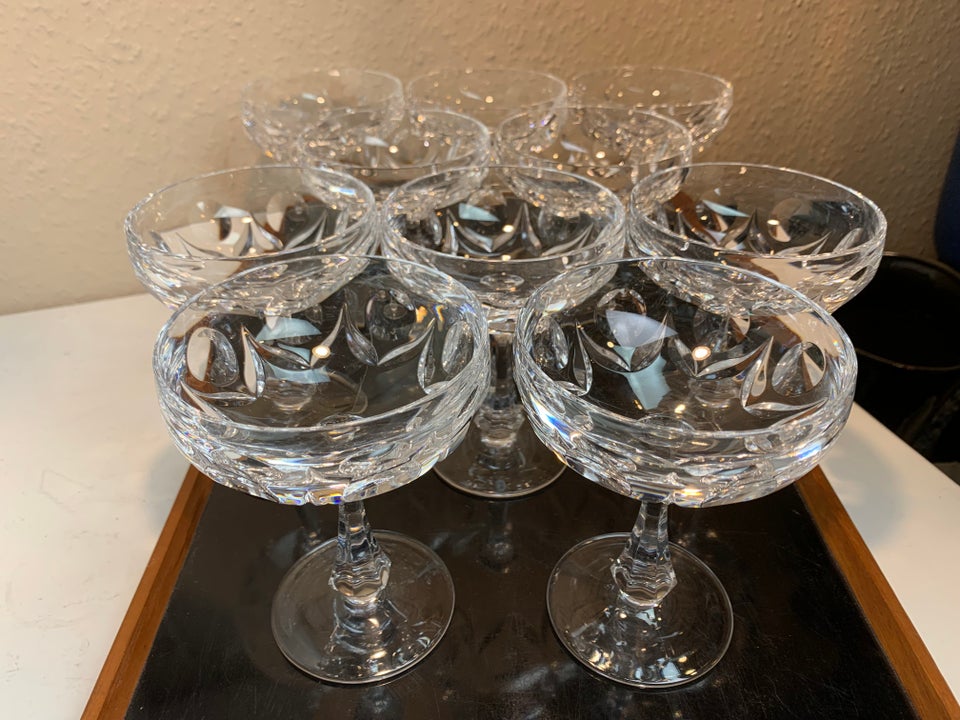 Glas, Vintage champagneskåle