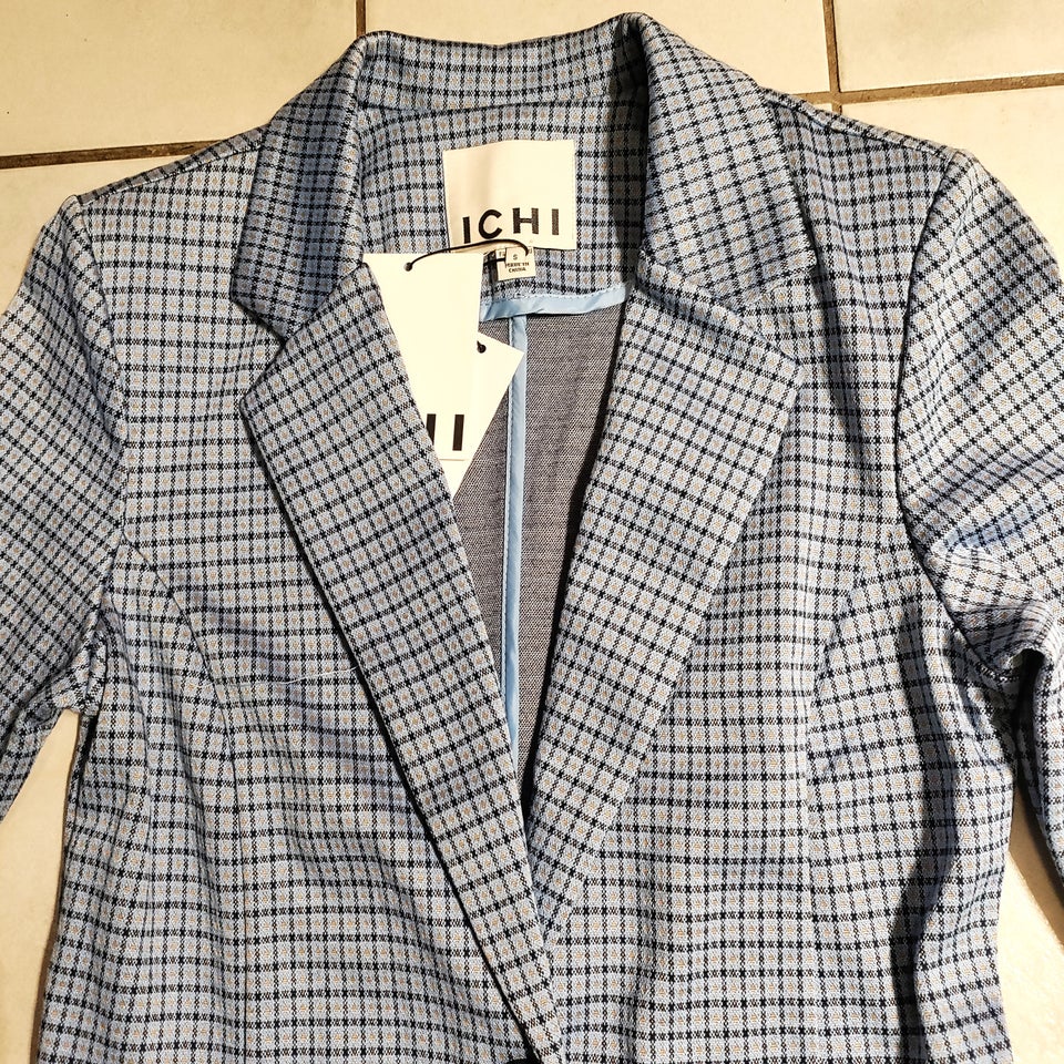 Blazer, str. 36, ICHI