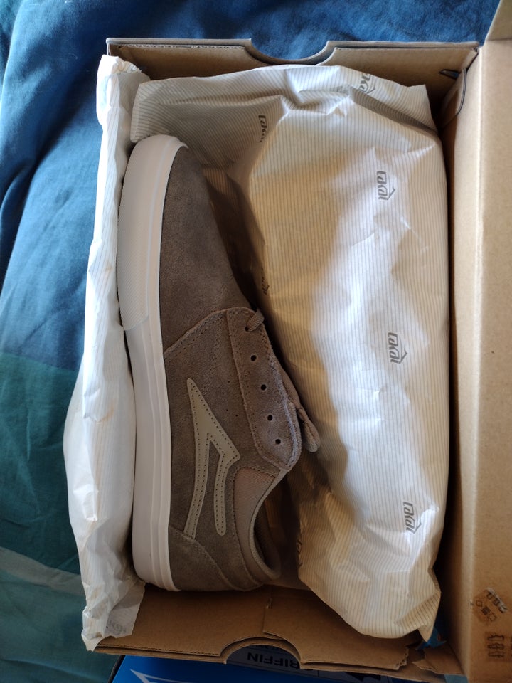 Andet Lakai str 445