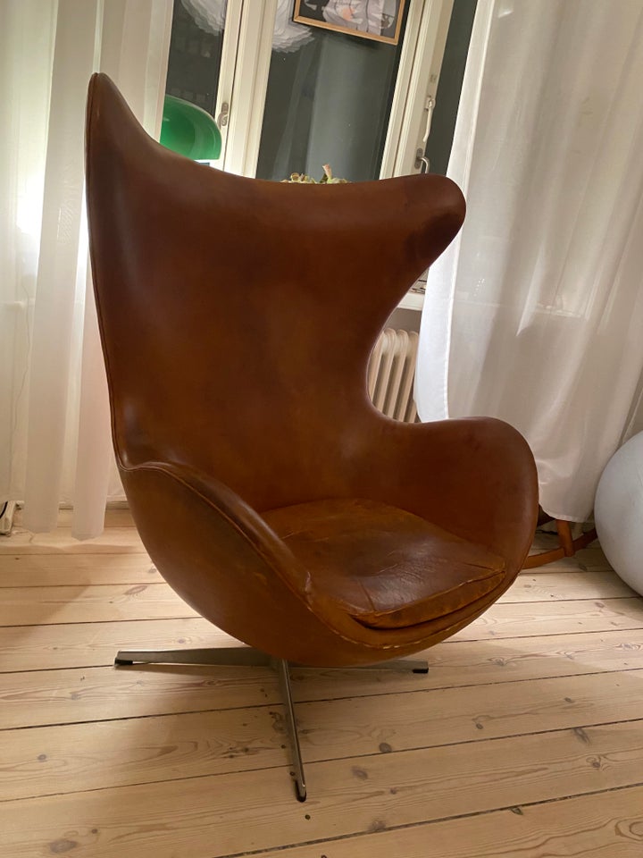 Arne Jacobsen Ægget Lænestol