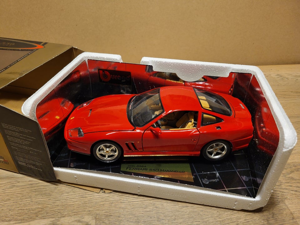 Modelbil, Ferrari 550 1996, skala