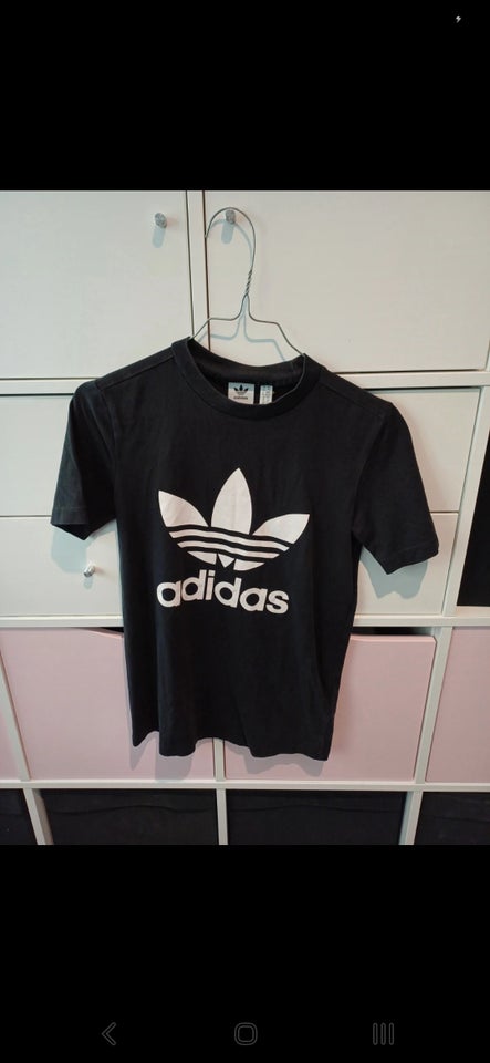 T-shirt Adidas str 32