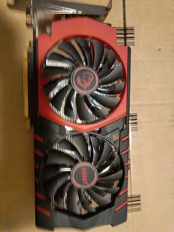 GTX 950 MSI, 2GB GB RAM, God