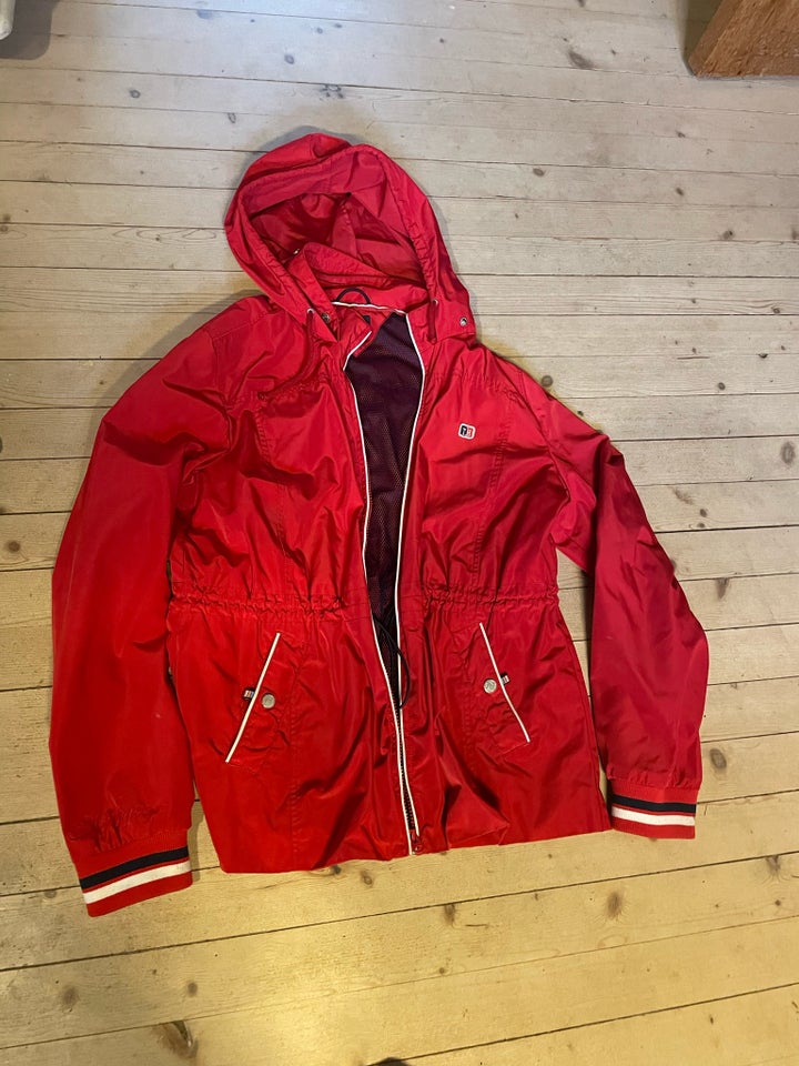 Windbreaker, str. 40, Tommy