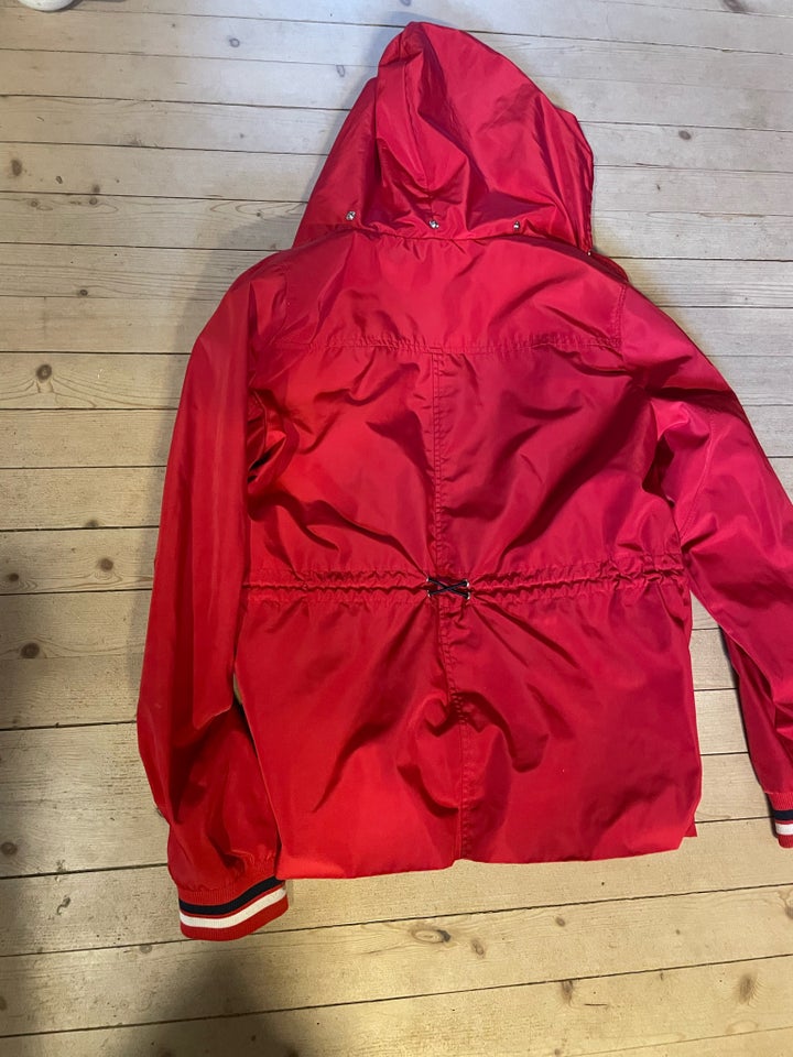 Windbreaker, str. 40, Tommy