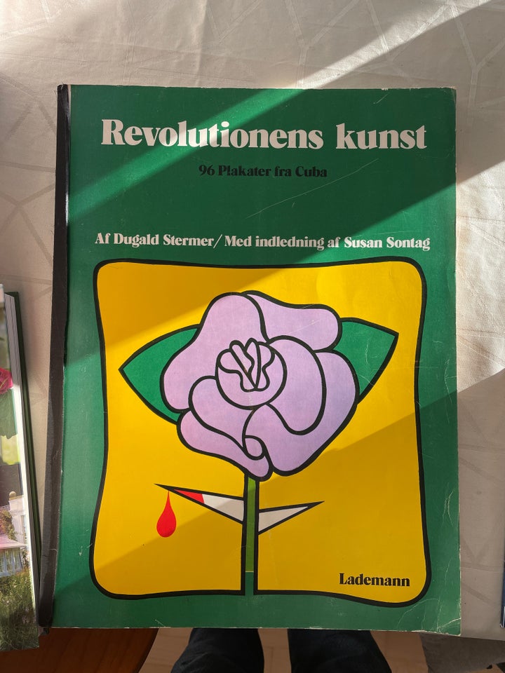 Revolutionens kunst 96 plakater