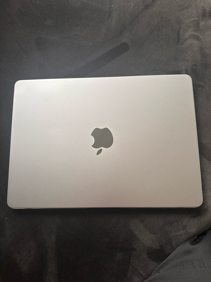 MacBook Air, 2022 M2 chip, 8 GB ram