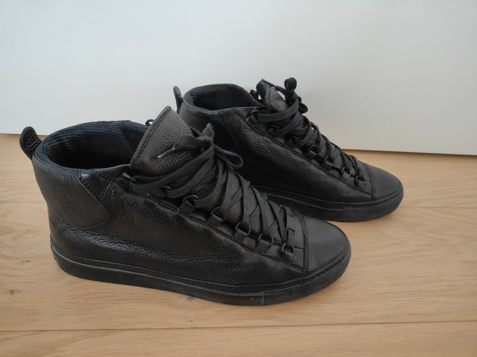 Sneakers Balenciaga str 42