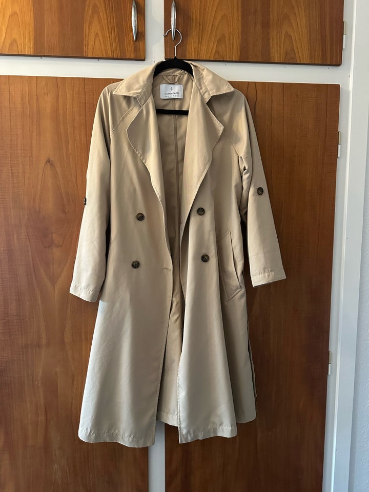 Trenchcoat, str. 34, Stradivarius