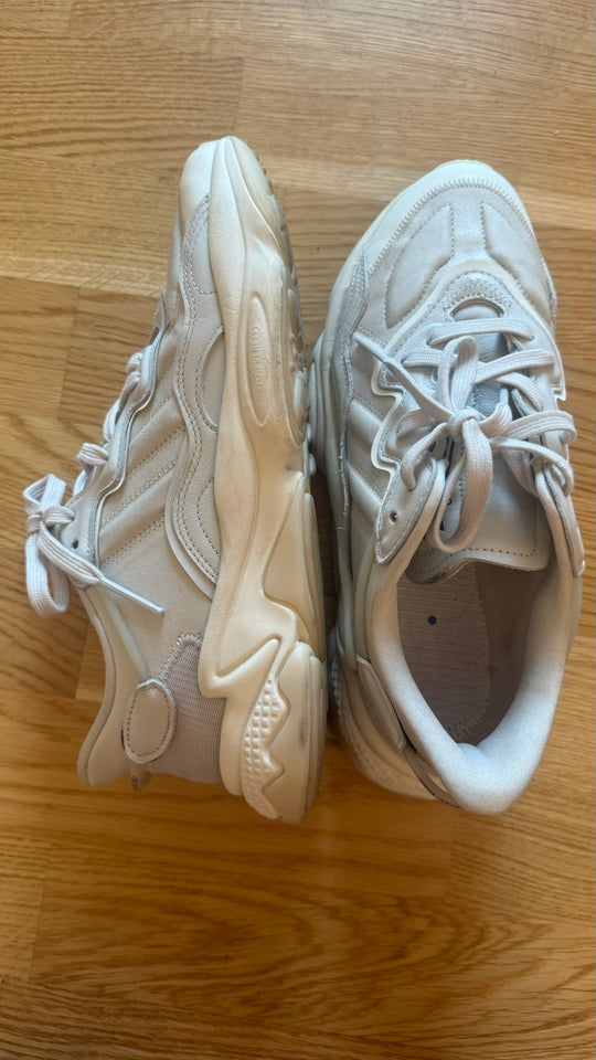 Sportssko, Adidas Ozweego , str. 43