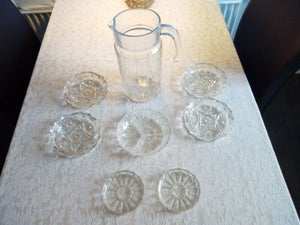 Glas glas skåle og kande