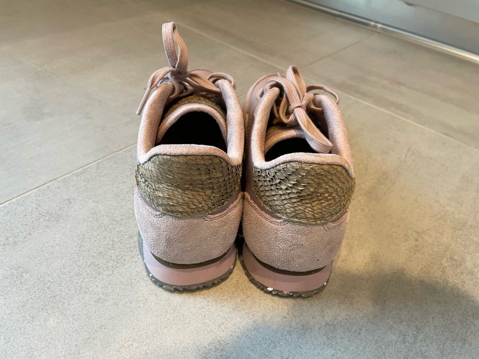 Sneakers, str. 40, Woden