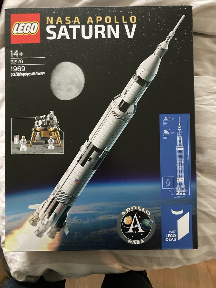 Lego Technic NASA APOLLO Saturn V