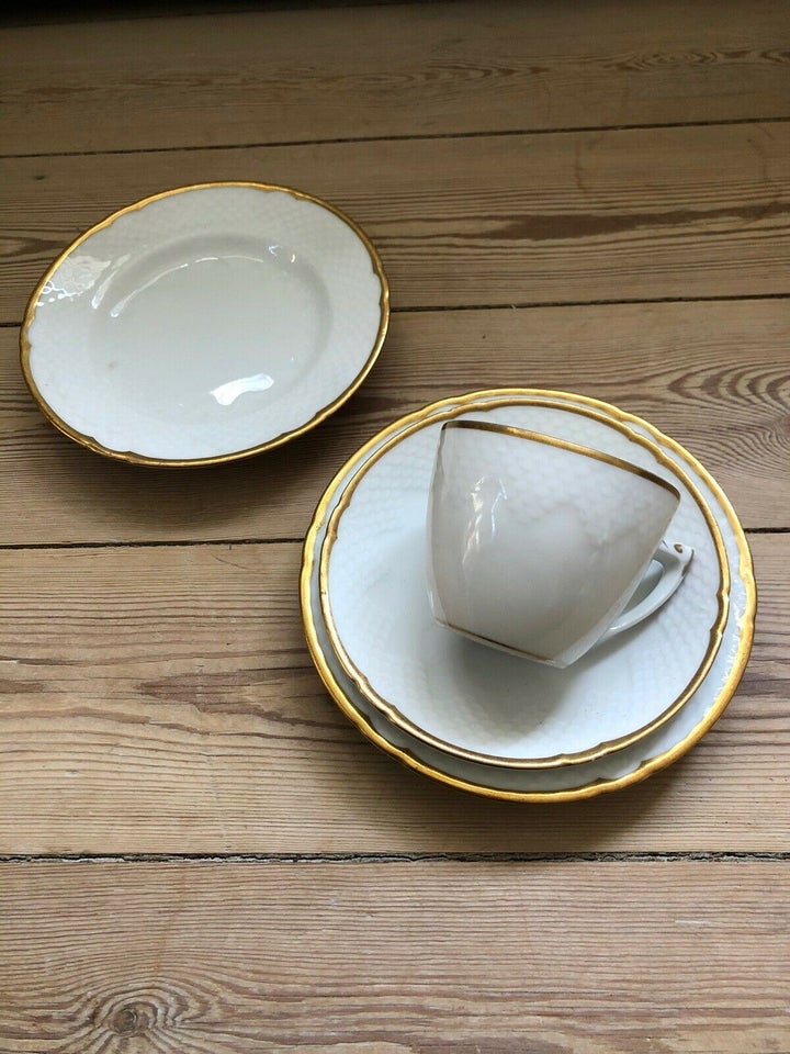 Porcelæn Kop underkop og 2