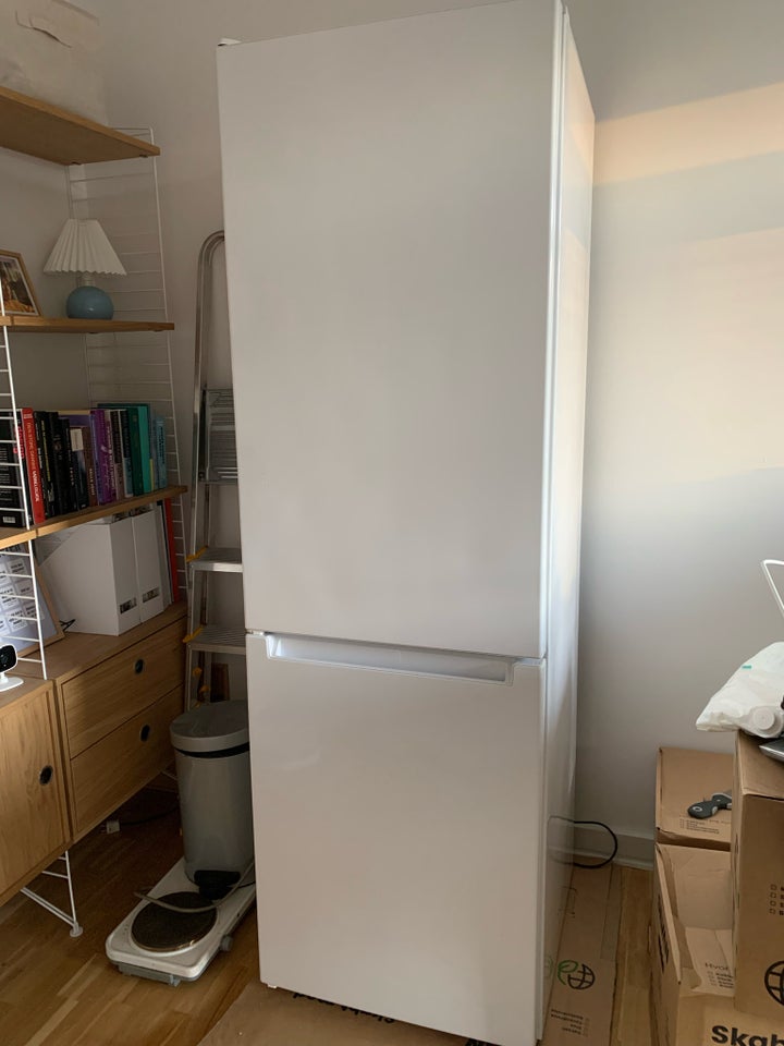 Køle/fryseskab, Indesit LR8 S1 W,