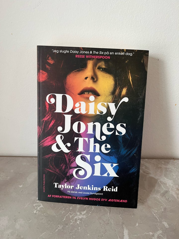 Daisy Jones and the six, Taylor