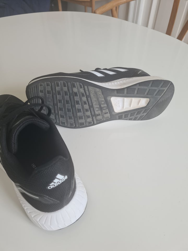 Løbesko Adidas str 40