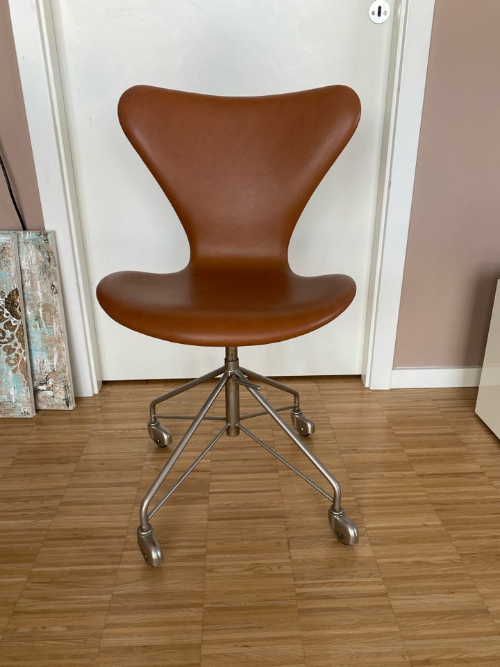 Arne Jacobsen AJ3117 Kontorstol