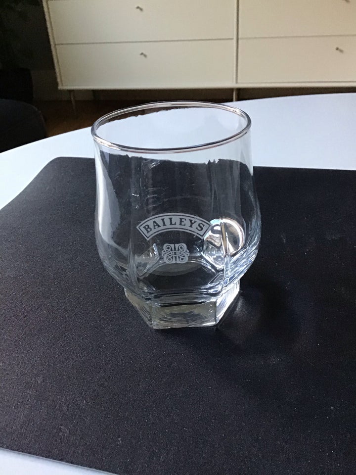 Glas, Baileys glas. 1 stk 100 kr. 6