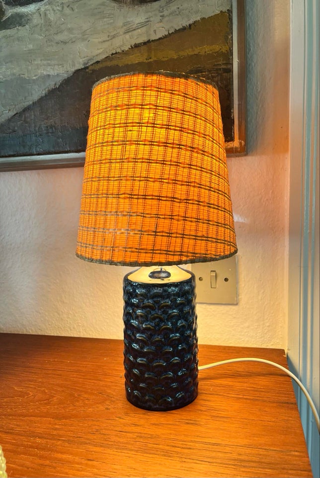 Hjorth lampe med blå glasur