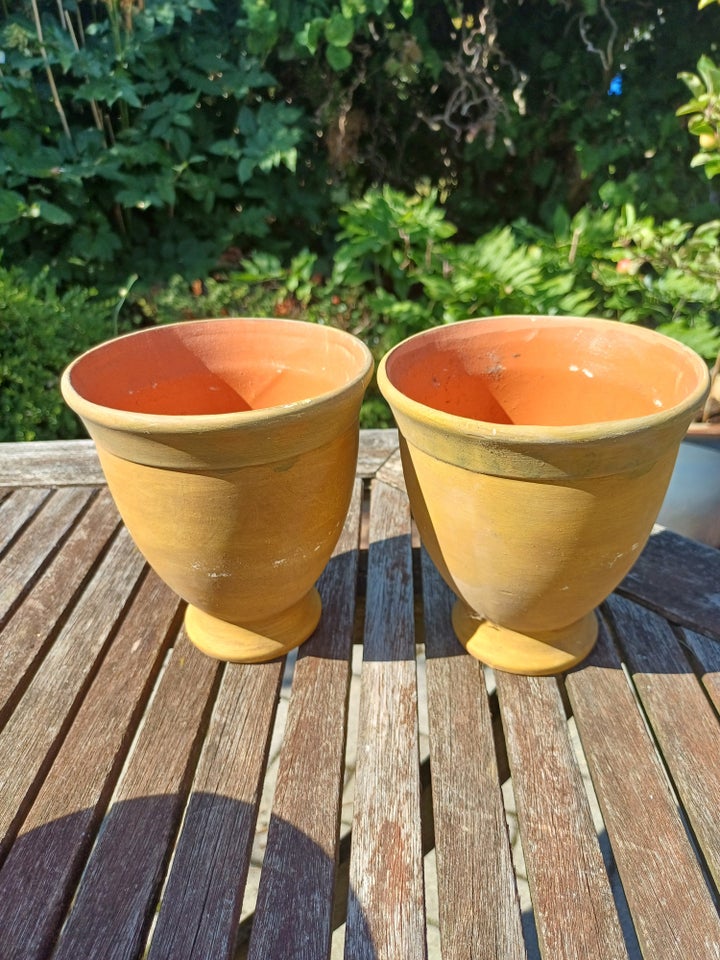 Keramik 2 gamle krukker ?