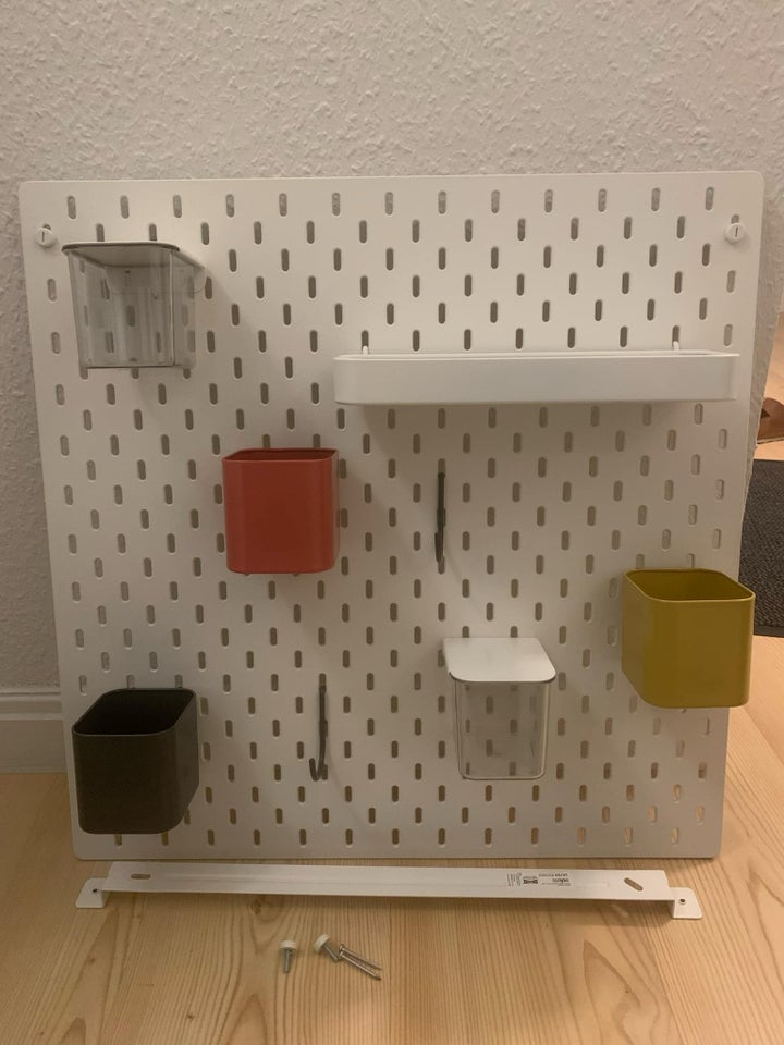 Opslagstavle, Skådis Ikea