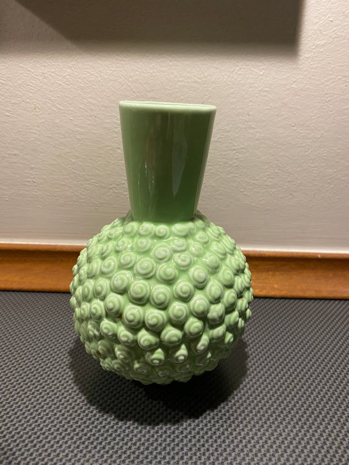 GRØN SKÅL OG GRØN VASE