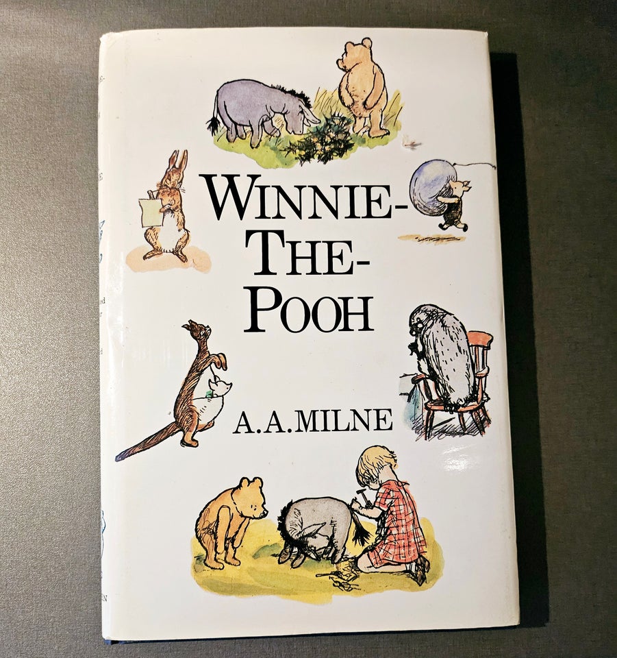 Winnie the pooh, AA MILNE, genre: