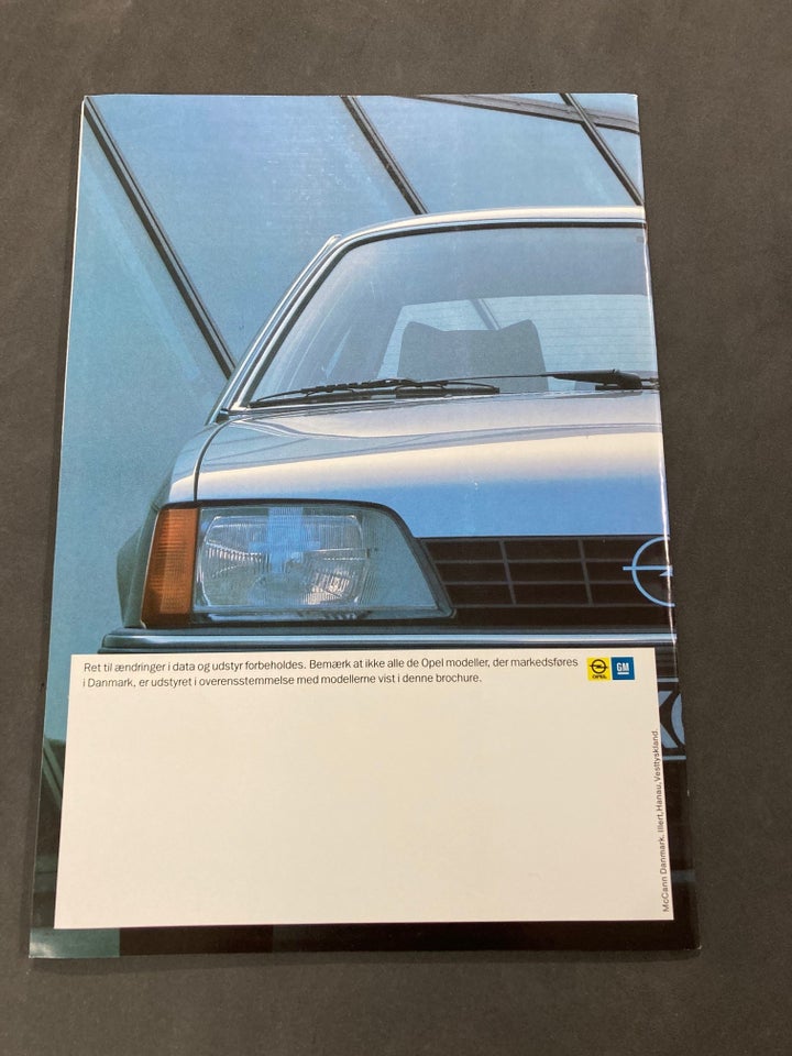 Opel Rekord E brochure, emne: bil og