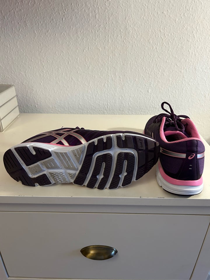 Kondisko, str. 42,5, ASICS